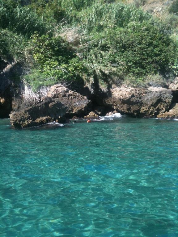 Acantilados De Maro Dış mekan fotoğraf
